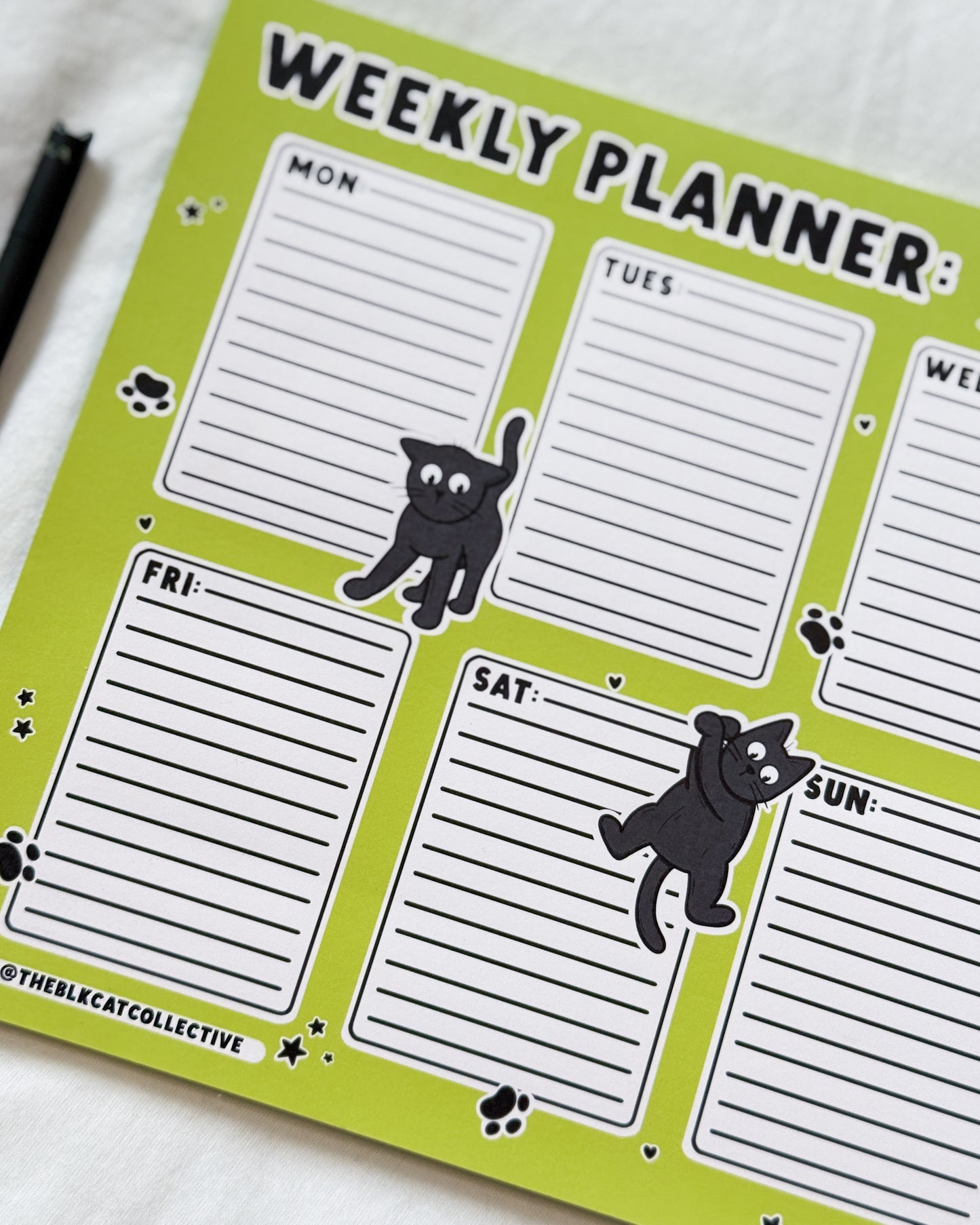BLACK CAT A4 WEEKLY DESK PLANNER