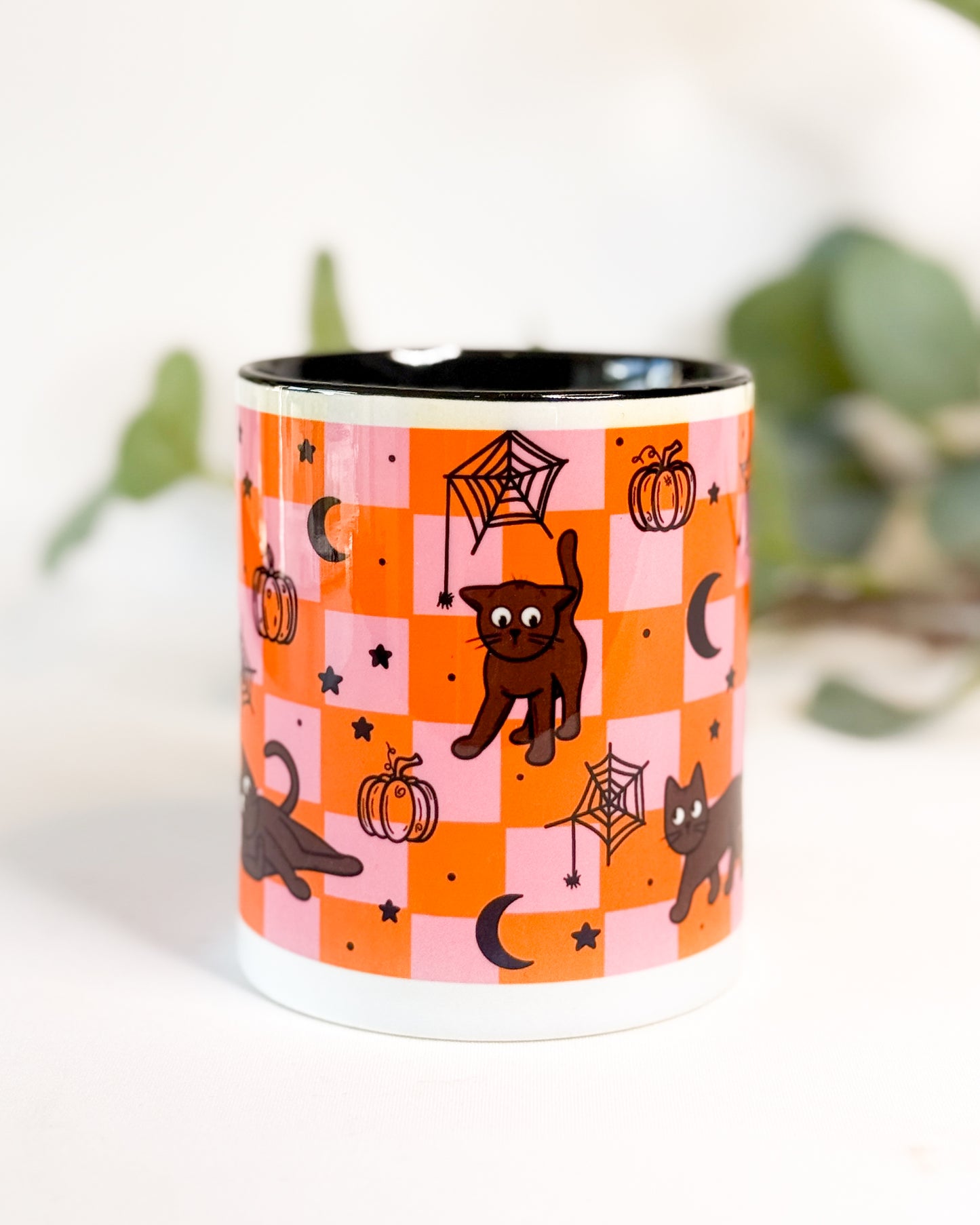 BLACK CAT HALLOWEEN CHECKERBOARD MUG