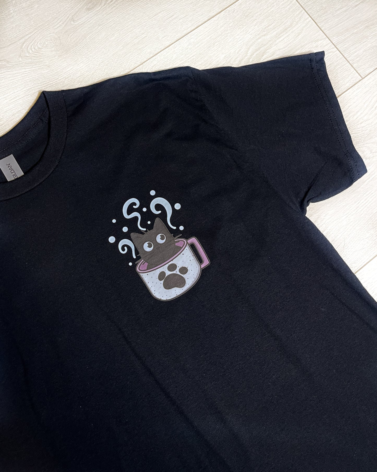 TEACUP BLACK CAT T-SHIRT