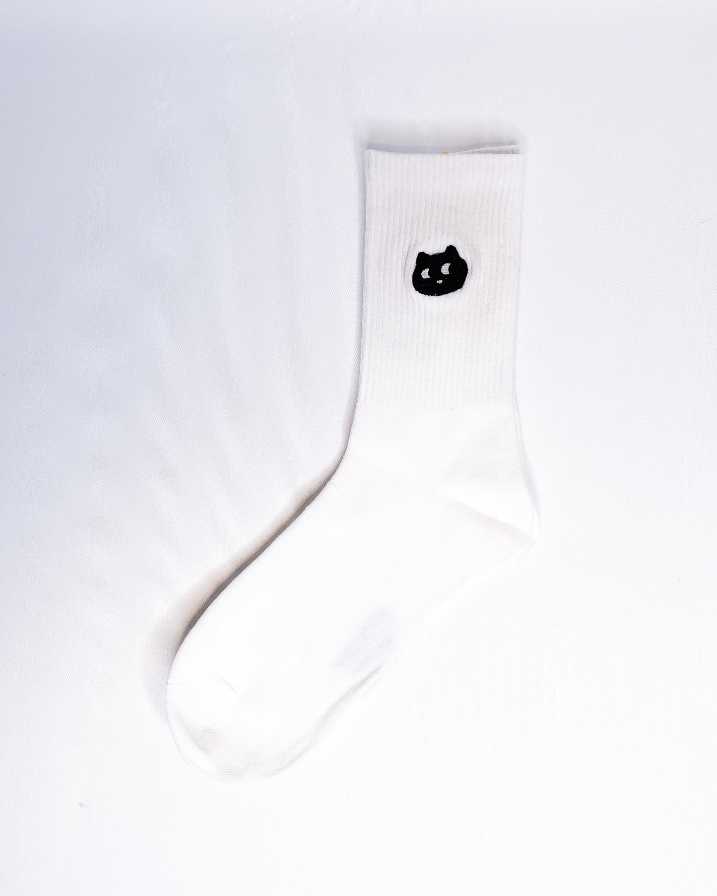 BLACK CAT EMBROIDERED WHITE TUBE SOCKS