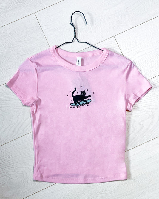 SKATEBOARD CAT PINK BABY TEE