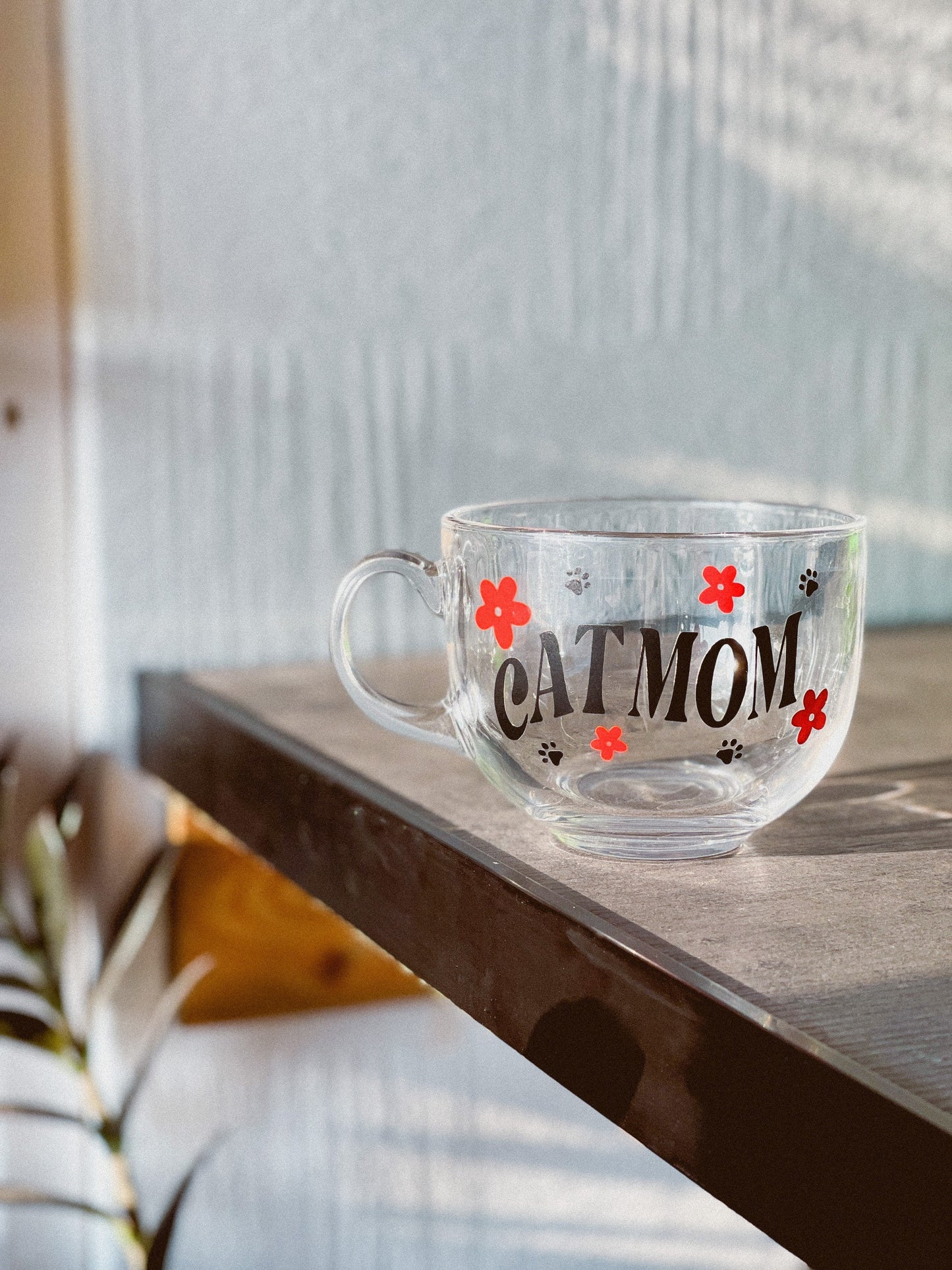 CAT MOM COLOUR CHANGING GLASS MUG